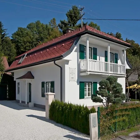 Kleine Gartenvilla Ferienhaus *