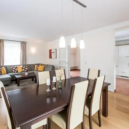 度假居 Kleine Gartenvilla Pörtschach am Wörthersee