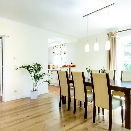 Dom wakacyjny Kleine Gartenvilla Pörtschach am Wörthersee